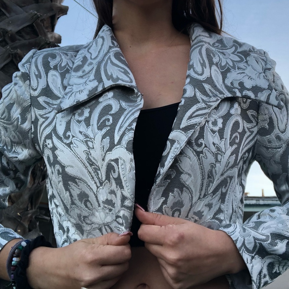 Cropped blazer